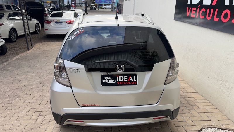 HONDA FIT TWIST 1.5 /2014 IDEAL VEÍCULOS LAJEADO / Carros no Vale