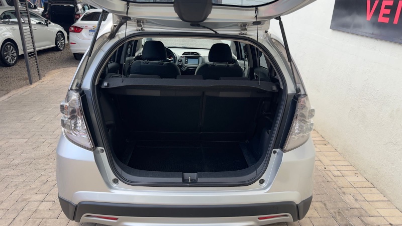 HONDA FIT TWIST 1.5 /2014 IDEAL VEÍCULOS LAJEADO / Carros no Vale