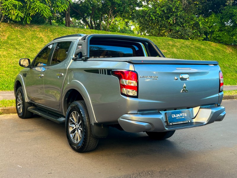 MITSUBISHI L200 TRITON 2.4 16V TURBO DIESEL SPORT HPE-S CD 4P 4X4 AUTOMÁTICO 2019/2020 DUARTE VEÍCULOS PORTO ALEGRE / Carros no Vale