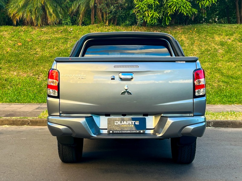 MITSUBISHI L200 TRITON 2.4 16V TURBO DIESEL SPORT HPE-S CD 4P 4X4 AUTOMÁTICO 2019/2020 DUARTE VEÍCULOS PORTO ALEGRE / Carros no Vale