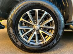 MITSUBISHI L200 TRITON 2.4 16V TURBO DIESEL SPORT HPE-S CD 4P 4X4 AUTOMÁTICO 2019/2020 DUARTE VEÍCULOS PORTO ALEGRE / Carros no Vale