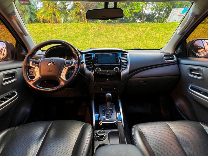 MITSUBISHI L200 TRITON 2.4 16V TURBO DIESEL SPORT HPE-S CD 4P 4X4 AUTOMÁTICO 2019/2020 DUARTE VEÍCULOS PORTO ALEGRE / Carros no Vale