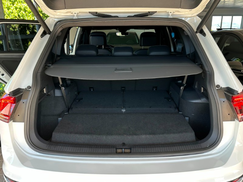 VOLKSWAGEN TIGUAN ALL SPACE R-LINE 350 TSI 2021/2021 SÉTIMA VEÍCULOS GUAPORÉ / Carros no Vale