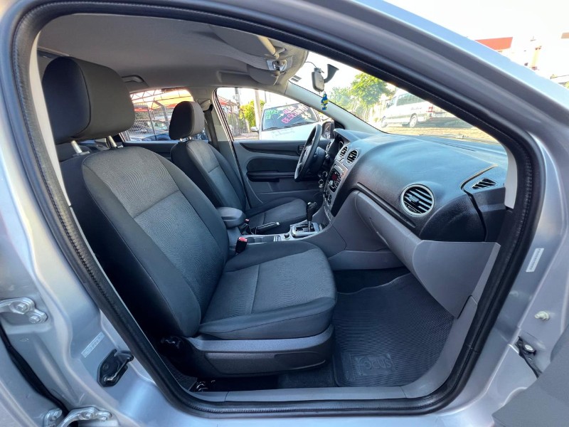 FORD FOCUS 2.0 16V FLEX 4P AUTOMÁTICO 2009/2009 AR MULTIMARCAS VENÂNCIO AIRES / Carros no Vale