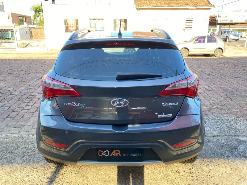 HYUNDAI HB20X PREMIUM 1.6 FLEX 16V AUT. 4P 2013/2014 AR MULTIMARCAS VENÂNCIO AIRES / Carros no Vale