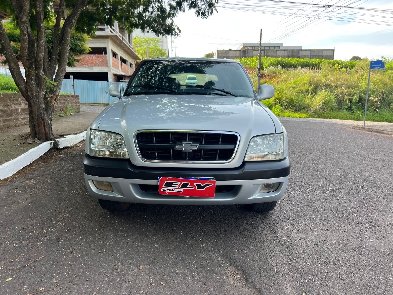 CHEVROLET BLAZER 2.4 MPFI ADVANTAGE 4X2 8V FLEX 4P MANUAL 2005/2005 ELY AUTOMÓVEIS LAJEADO / Carros no Vale