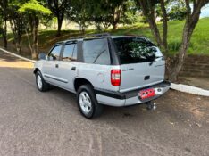 CHEVROLET BLAZER 2.4 MPFI ADVANTAGE 4X2 8V FLEX 4P MANUAL 2005/2005 ELY AUTOMÓVEIS LAJEADO / Carros no Vale