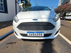 FORD FIESTA 1.6 16V FLEX AUT. 5P 2015/2016 ADRIANO VEÍCULOS CRUZEIRO DO SUL / Carros no Vale
