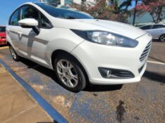 FORD FIESTA 1.6 16V FLEX AUT. 5P 2015/2016 ADRIANO VEÍCULOS CRUZEIRO DO SUL / Carros no Vale