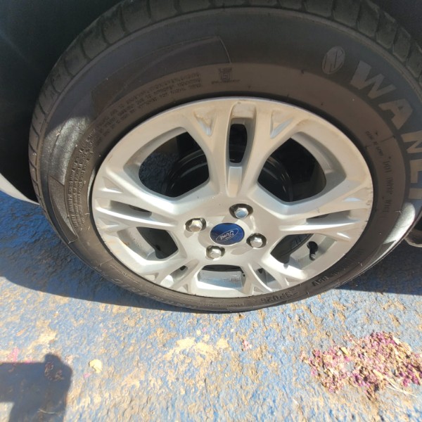 FORD FIESTA 1.6 16V FLEX AUT. 5P 2015/2016 ADRIANO VEÍCULOS CRUZEIRO DO SUL / Carros no Vale