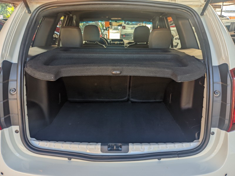 RENAULT DUSTER DYNAMIQUE 1.6 FLEX 16V MEC. 2015/2016 RICARDO VEÍCULOS TEUTÔNIA / Carros no Vale