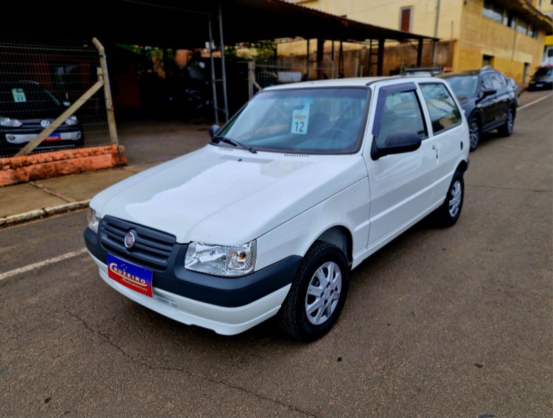 FIAT UNO MILLE 1.0 FIRE/ F.FLEX/ ECONOMY 2P 2011/2012 CRUZEIRO MULTIMARCAS CRUZEIRO DO SUL / Carros no Vale