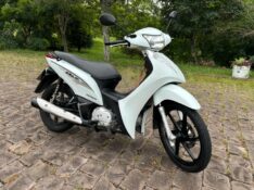 HONDA MOTOS BIZ 125 /2016 RT 811 VEÍCULOS ARROIO DO MEIO / Carros no Vale