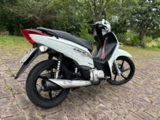 HONDA MOTOS BIZ 125 /2016 RT 811 VEÍCULOS ARROIO DO MEIO / Carros no Vale
