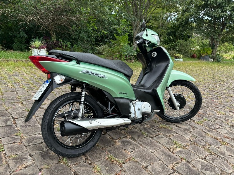 HONDA MOTOS BIZ 125 ES /2011 RT 811 VEÍCULOS ARROIO DO MEIO / Carros no Vale