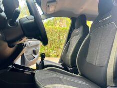 RENAULT KWID 1.0 OUTSIDER 2021/2022 DUARTE VEÍCULOS PORTO ALEGRE / Carros no Vale