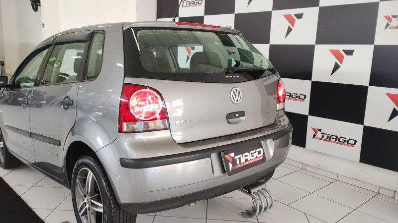 VOLKSWAGEN POLO HATCH 1.6 2008/2008 TIAGO AUTOMÓVEIS VENÂNCIO AIRES / Carros no Vale