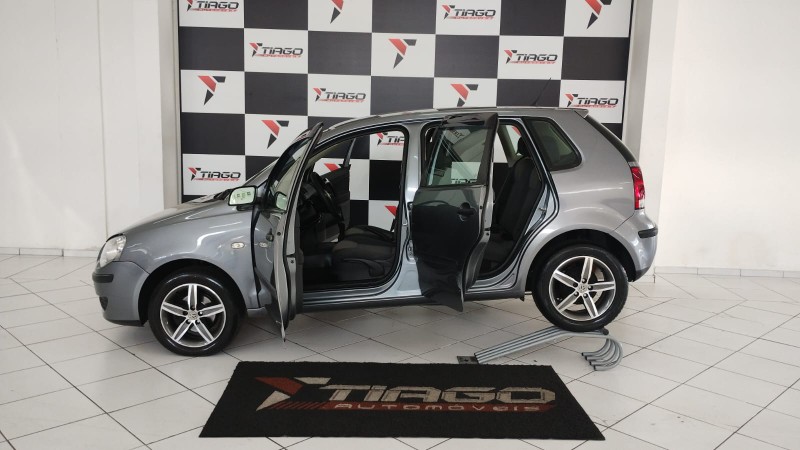 VOLKSWAGEN POLO HATCH 1.6 2008/2008 TIAGO AUTOMÓVEIS VENÂNCIO AIRES / Carros no Vale