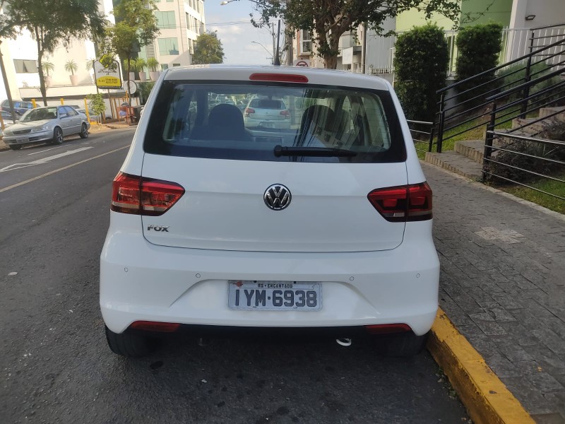 VOLKSWAGEN FOX CONNECT 1.6 MB 2017/2018 ALTERNATIVA VEÍCULOS LAJEADO / Carros no Vale