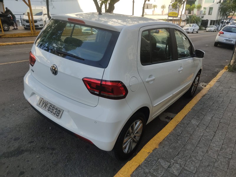 VOLKSWAGEN FOX CONNECT 1.6 MB 2017/2018 ALTERNATIVA VEÍCULOS LAJEADO / Carros no Vale