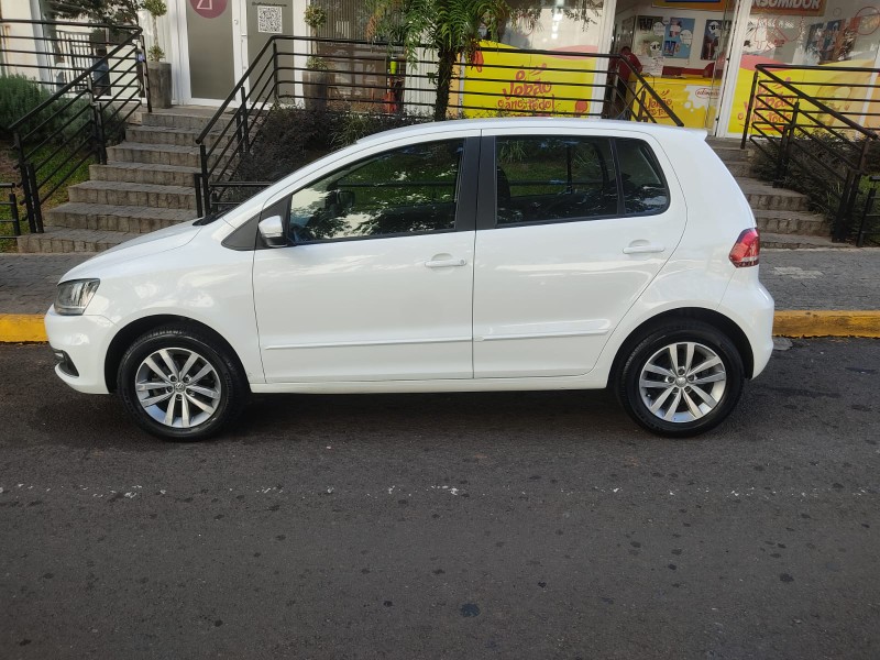 VOLKSWAGEN FOX CONNECT 1.6 MB 2017/2018 ALTERNATIVA VEÍCULOS LAJEADO / Carros no Vale