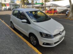 VOLKSWAGEN FOX CONNECT 1.6 MB 2017/2018 ALTERNATIVA VEÍCULOS LAJEADO / Carros no Vale