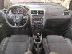 VOLKSWAGEN FOX CONNECT 1.6 MB 2017/2018 ALTERNATIVA VEÍCULOS LAJEADO / Carros no Vale