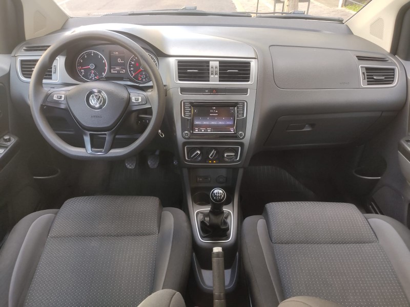 VOLKSWAGEN FOX CONNECT 1.6 MB 2017/2018 ALTERNATIVA VEÍCULOS LAJEADO / Carros no Vale