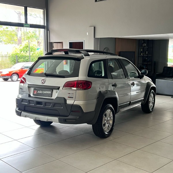 FIAT PALIO WEEKEND ADVENTURE LOCKER 1.8 FLEX 2011/2011 JOÃO CARROS MULTIMARCAS GUAPORÉ / Carros no Vale
