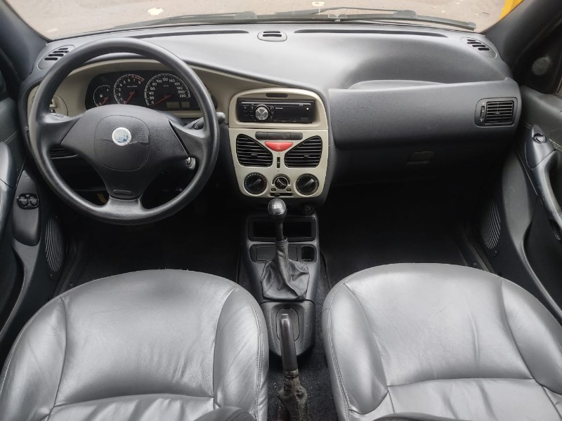 FIAT PALIO WEEKEND STILE 1.6 16V 2001/2001 ALTERNATIVA VEÍCULOS LAJEADO / Carros no Vale