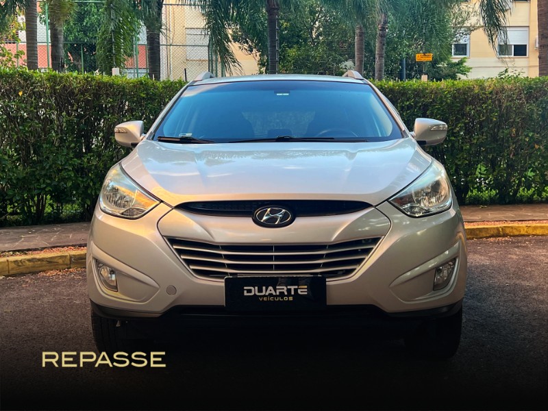 HYUNDAI IX35 IX35 2.0 16V 2WD FLEX MEC. 2013/2014 DUARTE VEÍCULOS PORTO ALEGRE / Carros no Vale