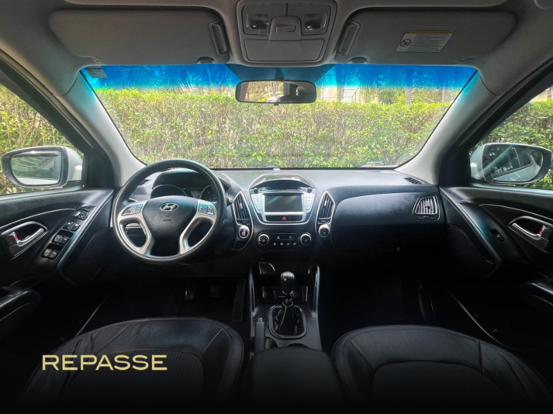 HYUNDAI IX35 IX35 2.0 16V 2WD FLEX MEC. 2013/2014 DUARTE VEÍCULOS PORTO ALEGRE / Carros no Vale