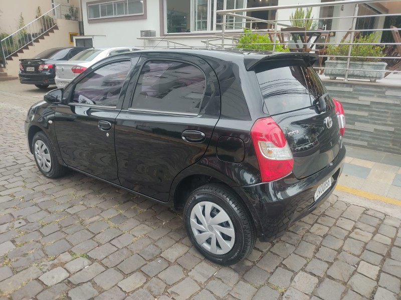 TOYOTA ETIOS XS 1.5 2015/2015 ALTERNATIVA VEÍCULOS LAJEADO / Carros no Vale