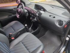TOYOTA ETIOS XS 1.5 2015/2015 ALTERNATIVA VEÍCULOS LAJEADO / Carros no Vale