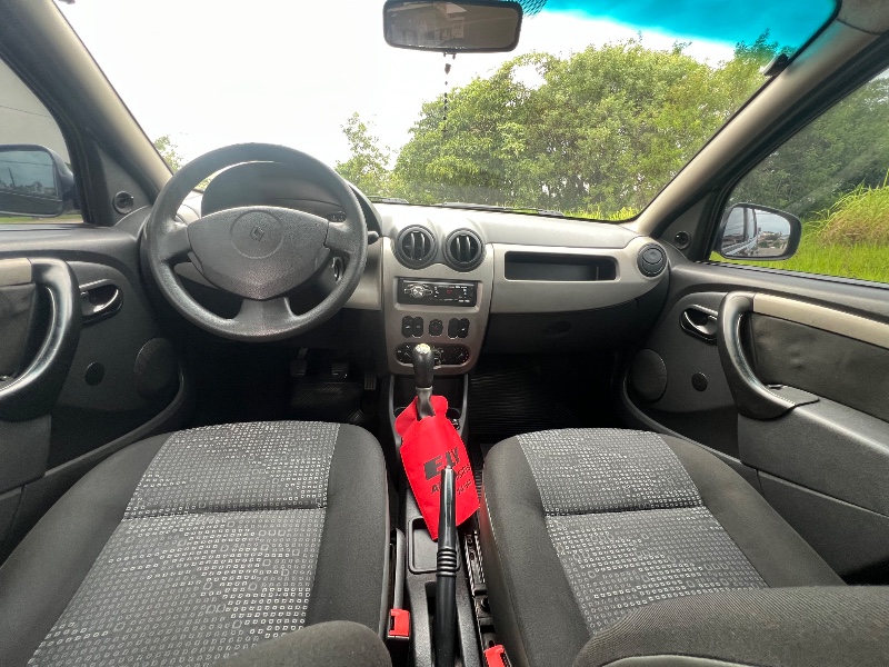 RENAULT SANDERO 1.0 EXPRESSION 16V FLEX 4P MANUAL 2010/2010 ELY AUTOMÓVEIS LAJEADO / Carros no Vale