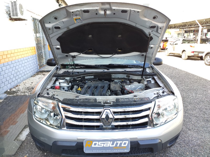 RENAULT DUSTER 1.6 2013/2013 ROSAUTO VEÍCULOS VENÂNCIO AIRES / Carros no Vale