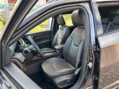 JEEP COMMANDER OVERL TD380 2.0 4X4 DIE AUT. 2022/2022 LS MULTIMARCAS VENÂNCIO AIRES / Carros no Vale