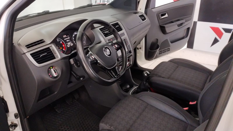 VOLKSWAGEN FOX 1.0 MPI TRACK 12V 2016/2016 TIAGO AUTOMÓVEIS VENÂNCIO AIRES / Carros no Vale