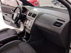 VOLKSWAGEN FOX 1.0 MPI TRACK 12V 2016/2016 TIAGO AUTOMÓVEIS VENÂNCIO AIRES / Carros no Vale