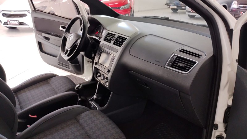 VOLKSWAGEN FOX 1.0 MPI TRACK 12V 2016/2016 TIAGO AUTOMÓVEIS VENÂNCIO AIRES / Carros no Vale