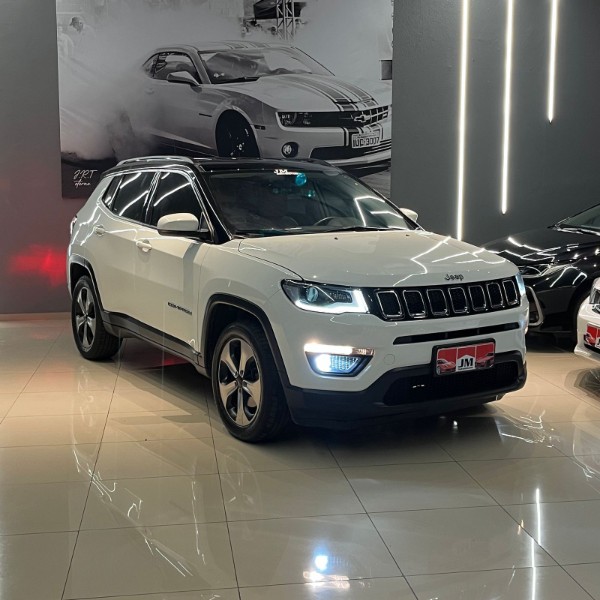 JEEP COMPASS 2.0 16V LONGITUDE 2017/2017 JM AUTOMÓVEIS VENÂNCIO AIRES / Carros no Vale