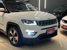 JEEP COMPASS 2.0 16V LONGITUDE 2017/2017 JM AUTOMÓVEIS VENÂNCIO AIRES / Carros no Vale