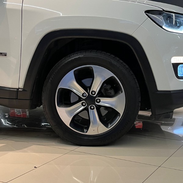 JEEP COMPASS 2.0 16V LONGITUDE 2017/2017 JM AUTOMÓVEIS VENÂNCIO AIRES / Carros no Vale