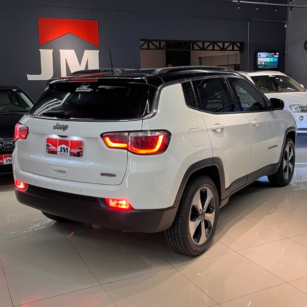 JEEP COMPASS 2.0 16V LONGITUDE 2017/2017 JM AUTOMÓVEIS VENÂNCIO AIRES / Carros no Vale