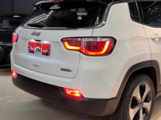 JEEP COMPASS 2.0 16V LONGITUDE 2017/2017 JM AUTOMÓVEIS VENÂNCIO AIRES / Carros no Vale