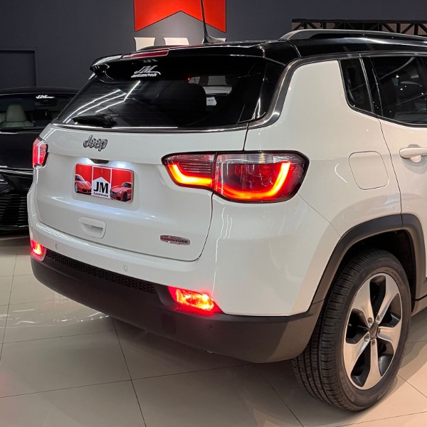 JEEP COMPASS 2.0 16V LONGITUDE 2017/2017 JM AUTOMÓVEIS VENÂNCIO AIRES / Carros no Vale