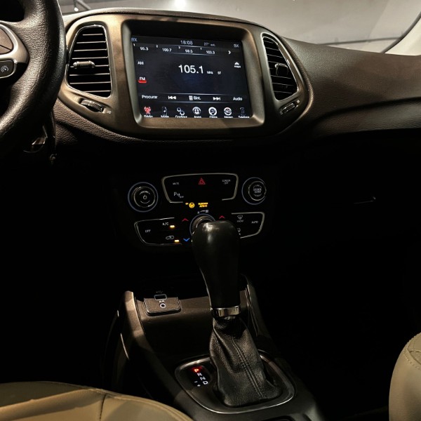 JEEP COMPASS 2.0 16V LONGITUDE 2017/2017 JM AUTOMÓVEIS VENÂNCIO AIRES / Carros no Vale