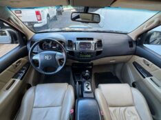 TOYOTA SW4 SRV 4X4 5 LUGARES 3.0 TURBO INTERCOOLER 16V /2015 IDEAL VEÍCULOS LAJEADO / Carros no Vale