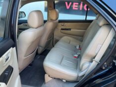 TOYOTA SW4 SRV 4X4 5 LUGARES 3.0 TURBO INTERCOOLER 16V /2015 IDEAL VEÍCULOS LAJEADO / Carros no Vale