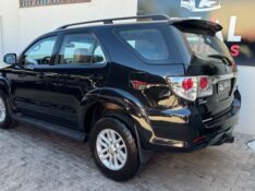TOYOTA SW4 SRV 4X4 5 LUGARES 3.0 TURBO INTERCOOLER 16V /2015 IDEAL VEÍCULOS LAJEADO / Carros no Vale